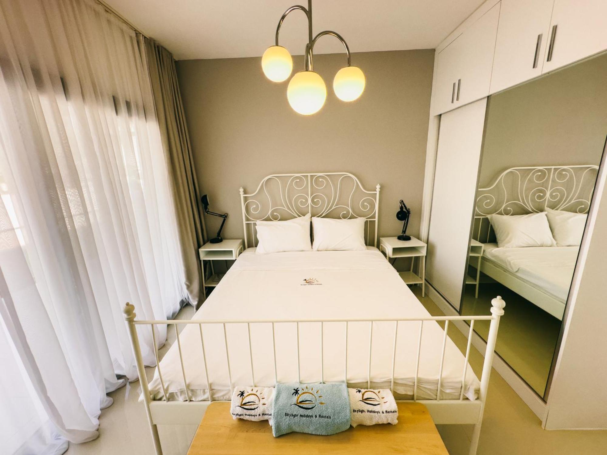 Caesar Luxury 1 Bedroom On The Ground Floor Apartment *