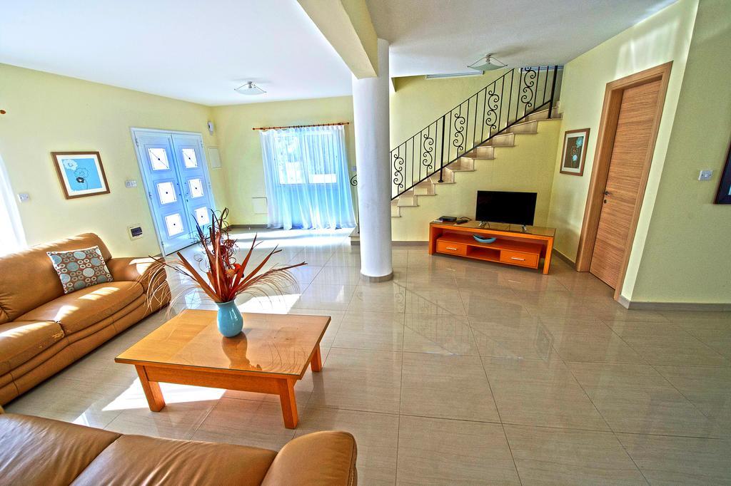 Hara Nissi Beach Villas * Ayia Napa