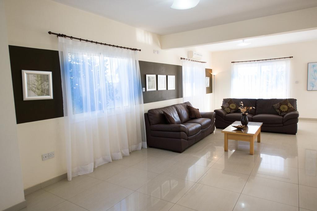 Hara Nissi Beach Villas *
