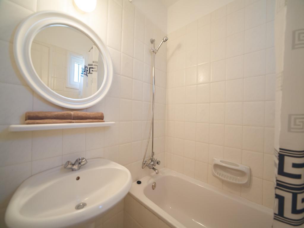 13 Apartment *