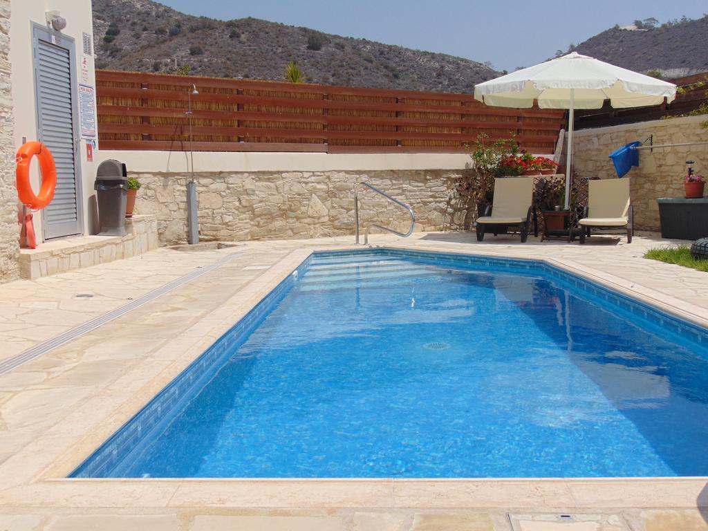 Charalambos 3*