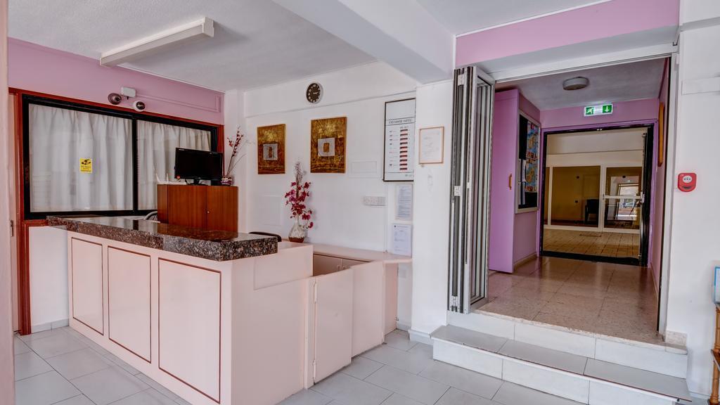 A Maos Aparthotel