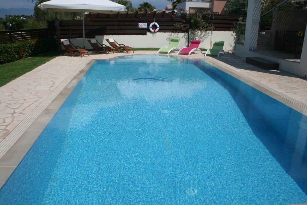 Paradise Latchi Villa