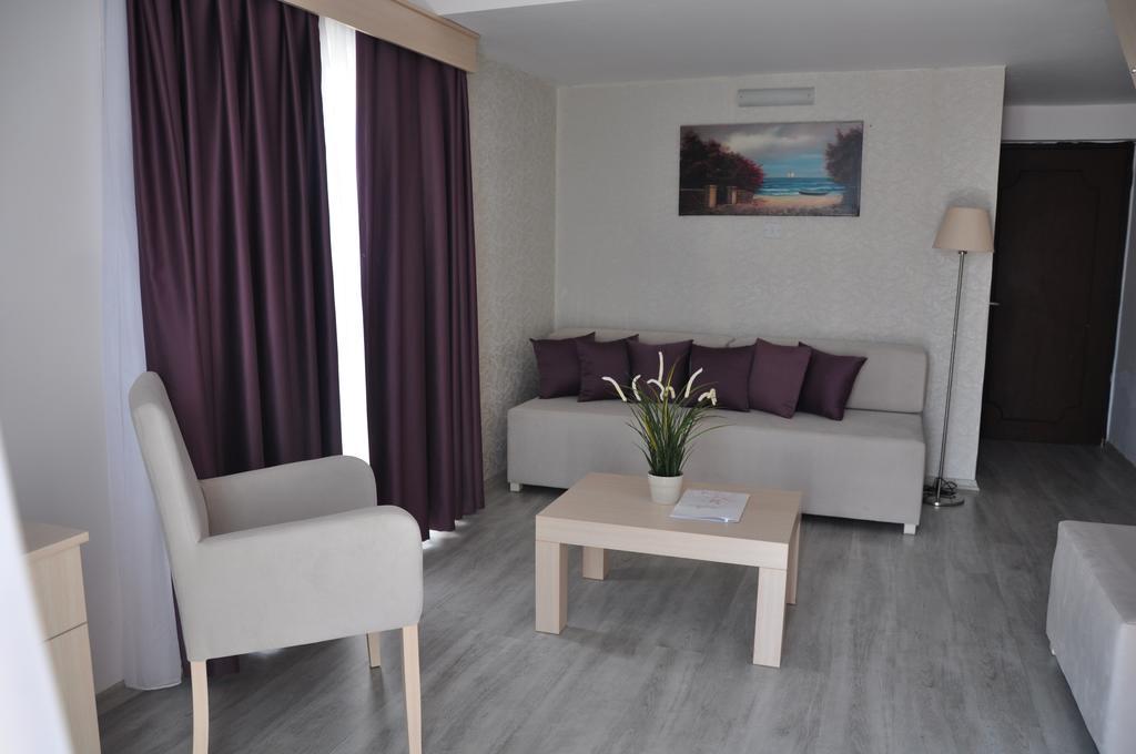Manolya 3* Lapithos (Northern Cyprus)
