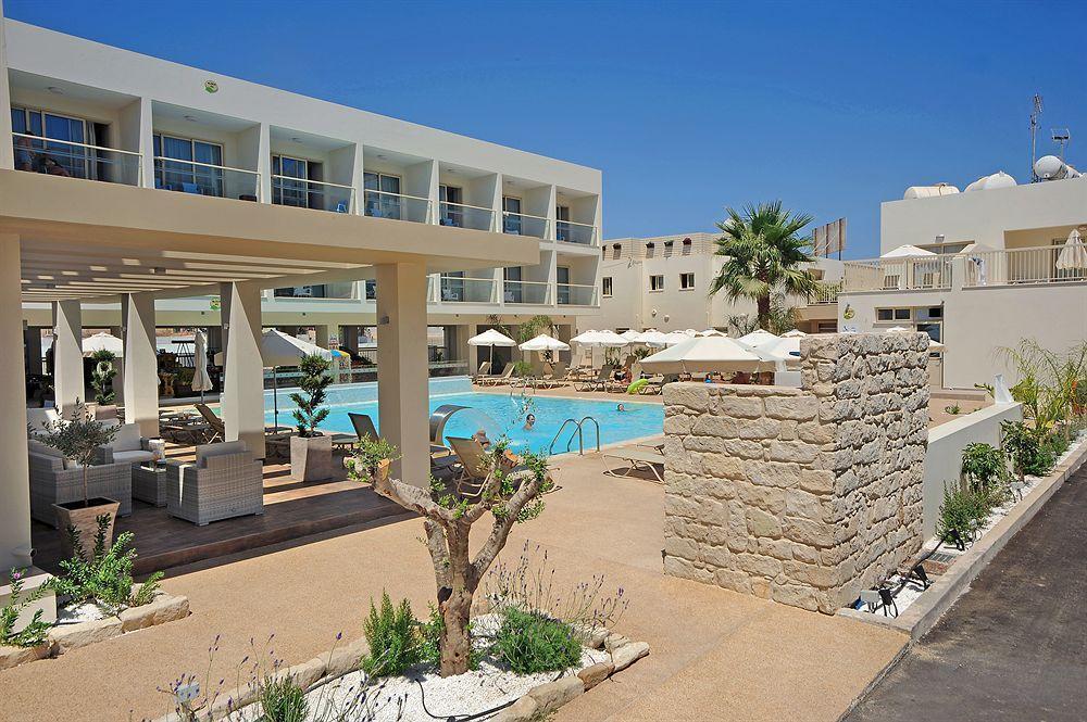 Nelia Gardens Hotel 4*