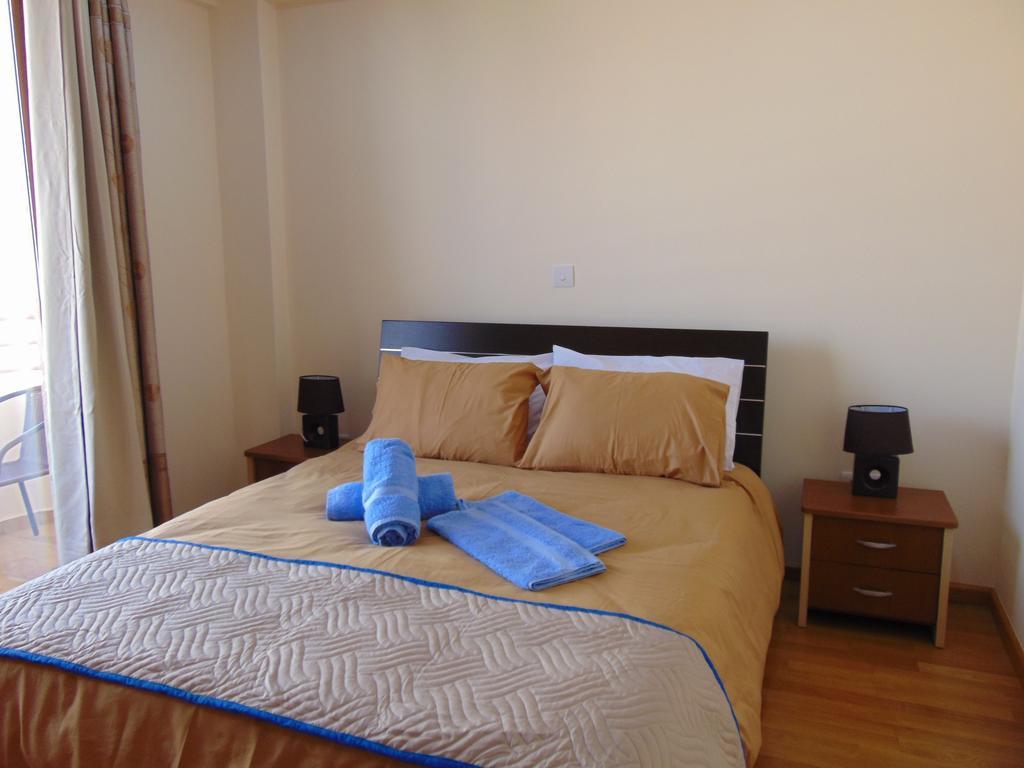 Apartment Ithaki Phinikoudes No. 205 *