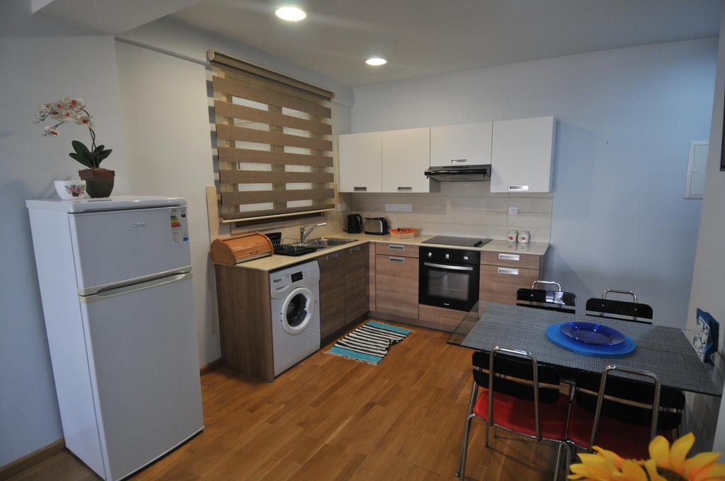 Apartment Ithaki Phinikoudes No. 201