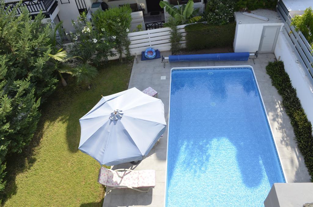 Fleur De Mer In Hi-tech Style Villa Limassol