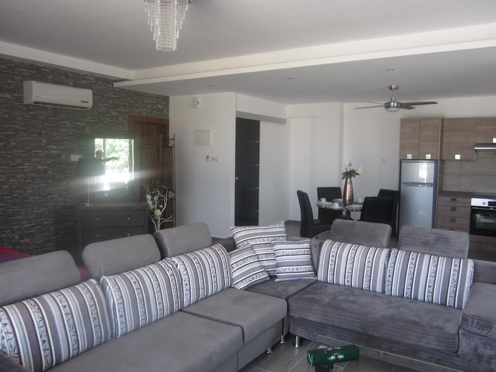 Marina 211 Apartment Larnaca