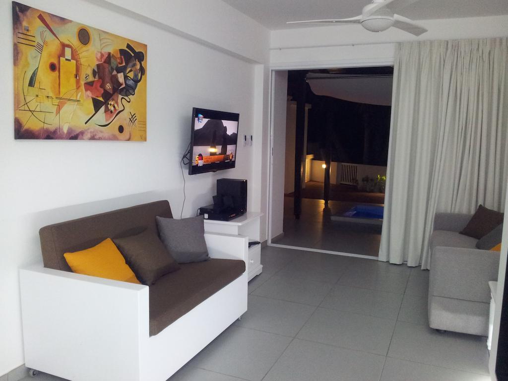 Yialos Holiday Apartments * Perivolia
