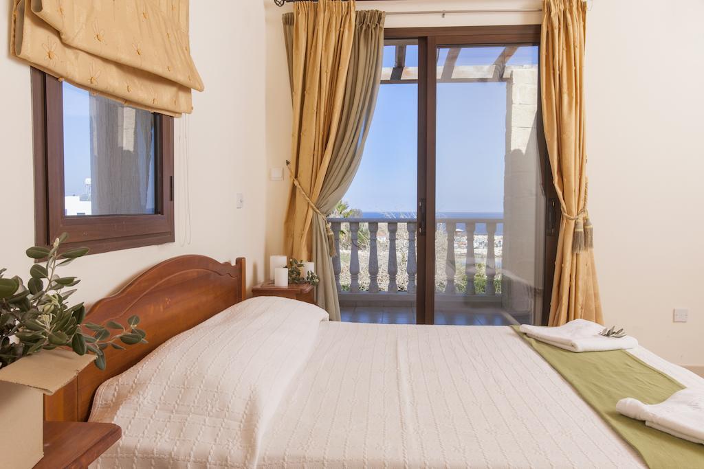 Villa Petros Seashore Pomos