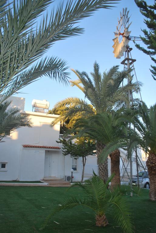 Apartment Flisvos Beach