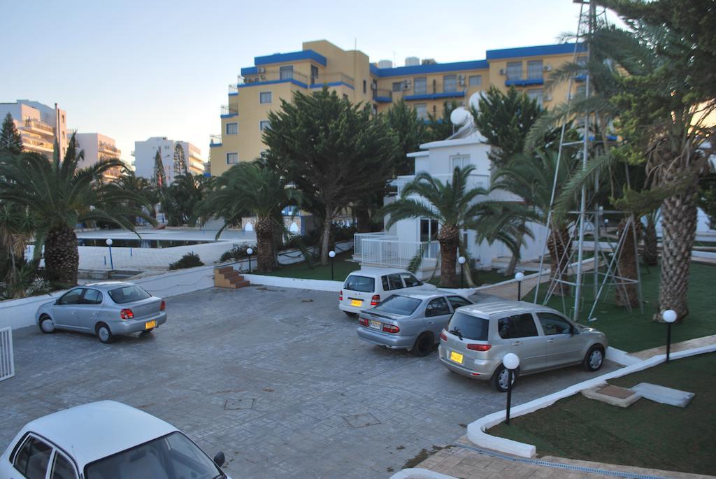 Flisvos Beach
