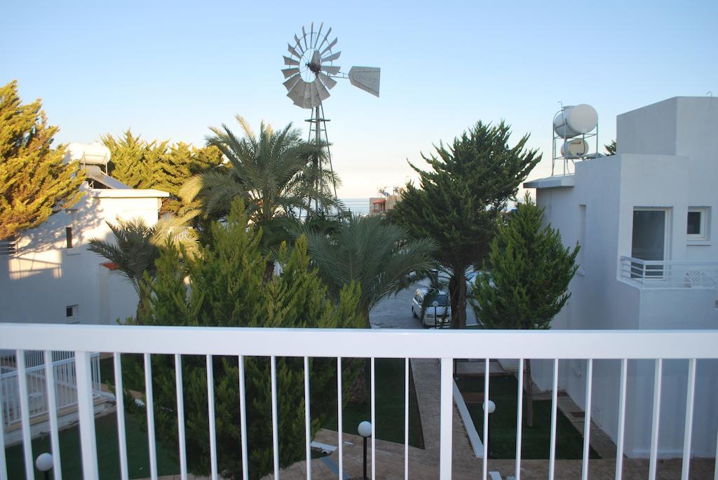 Apartment Flisvos Beach *