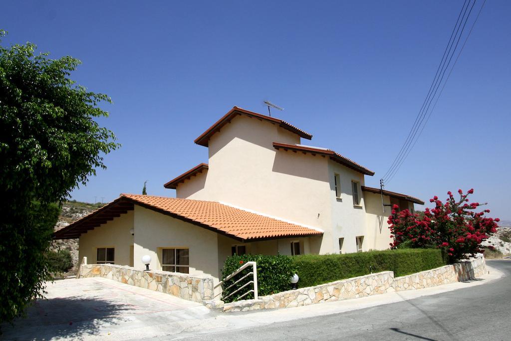 Amoroza Pissouri