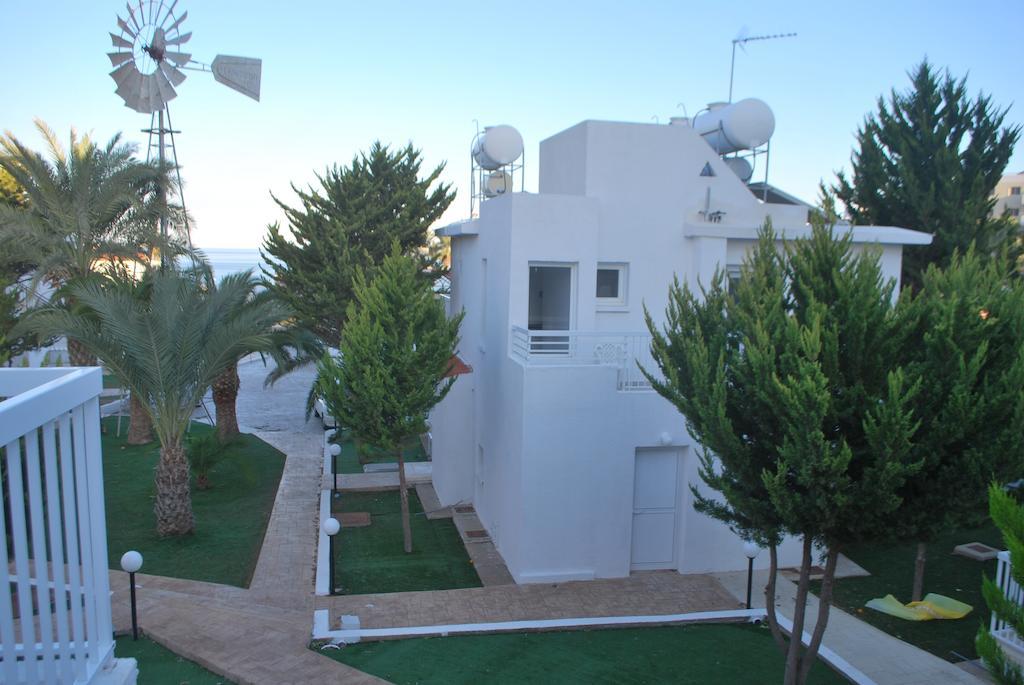 Flisvos Beach