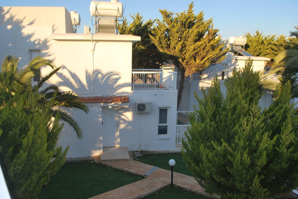 Apartment Flisvos Beach