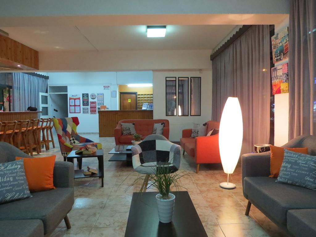 Aparthotel Carina 2*
