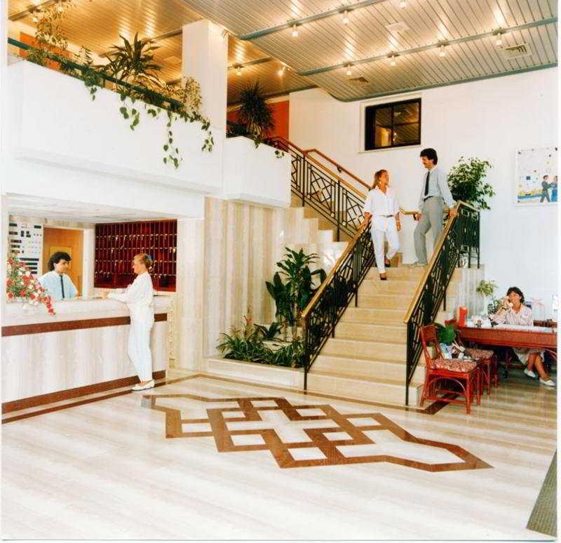 Aparthotel Atrium Zenon 3*