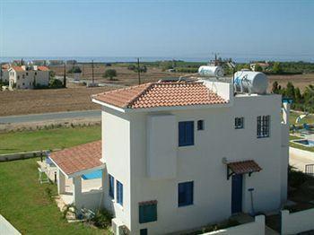 Kotsias Corallia * Coral Bay