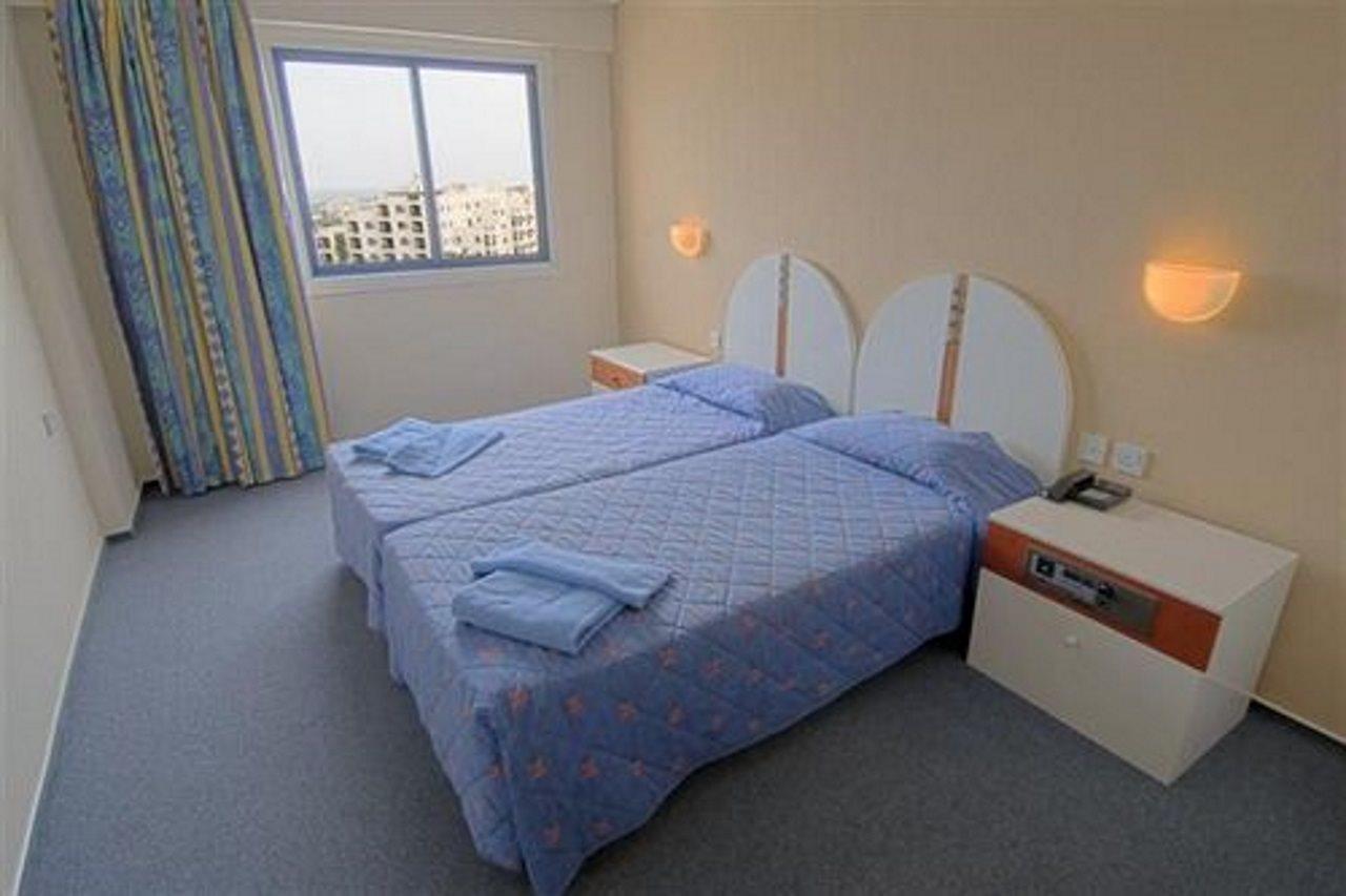 Crown Elamaris Aparthotel 3*