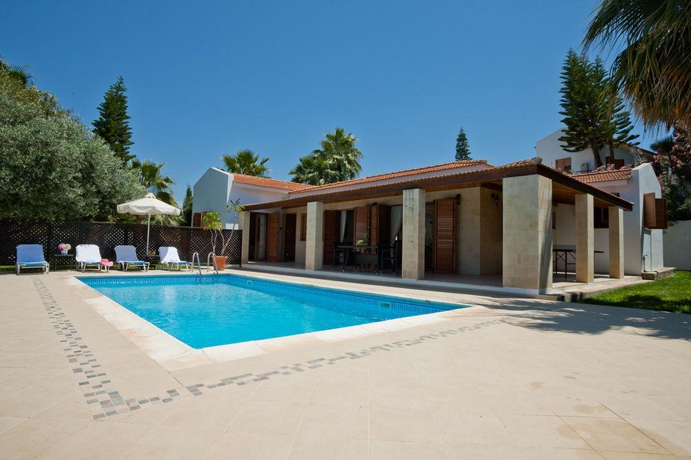 Kleoniki Villa Polis