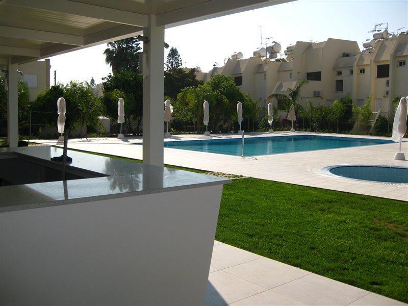 Aparthotel Frixos Larnaca