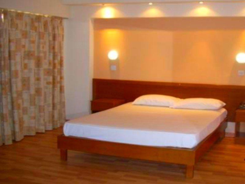 Hotel Elysso 2*