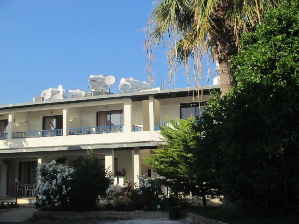 Zoe's Court Klorakas