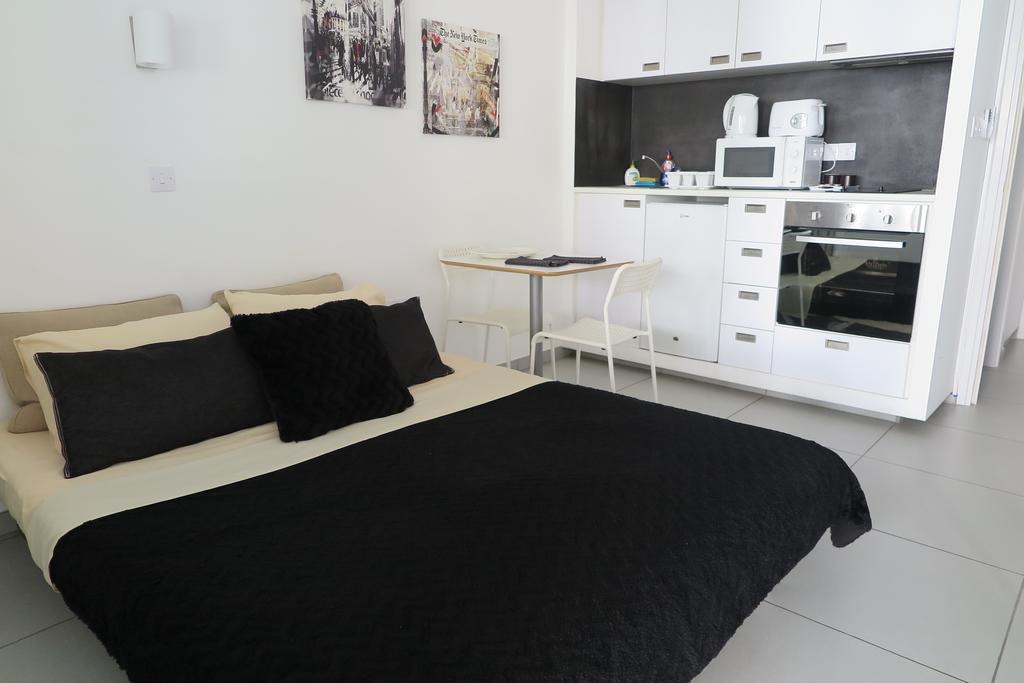 Yialos Holiday Apartments Perivolia