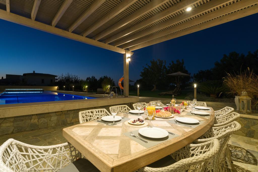 5 Bedroom Villa Rio With Large Private Pool And Hot Tub, Aphrodite Hills Resort *