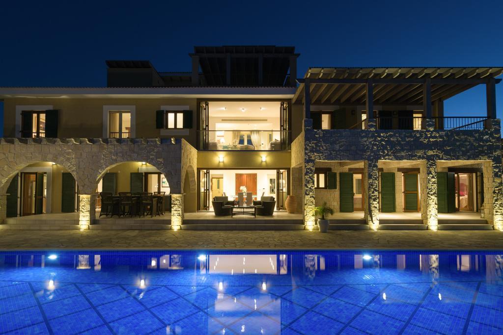 5 Bedroom Villa Rio With Large Private Pool And Hot Tub, Aphrodite Hills Resort Villa *
