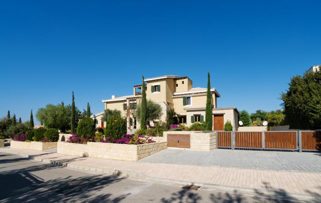 Villa 5 Bedroom Villa Rio With Large Private Pool And Hot Tub, Aphrodite Hills Resort Kouklia