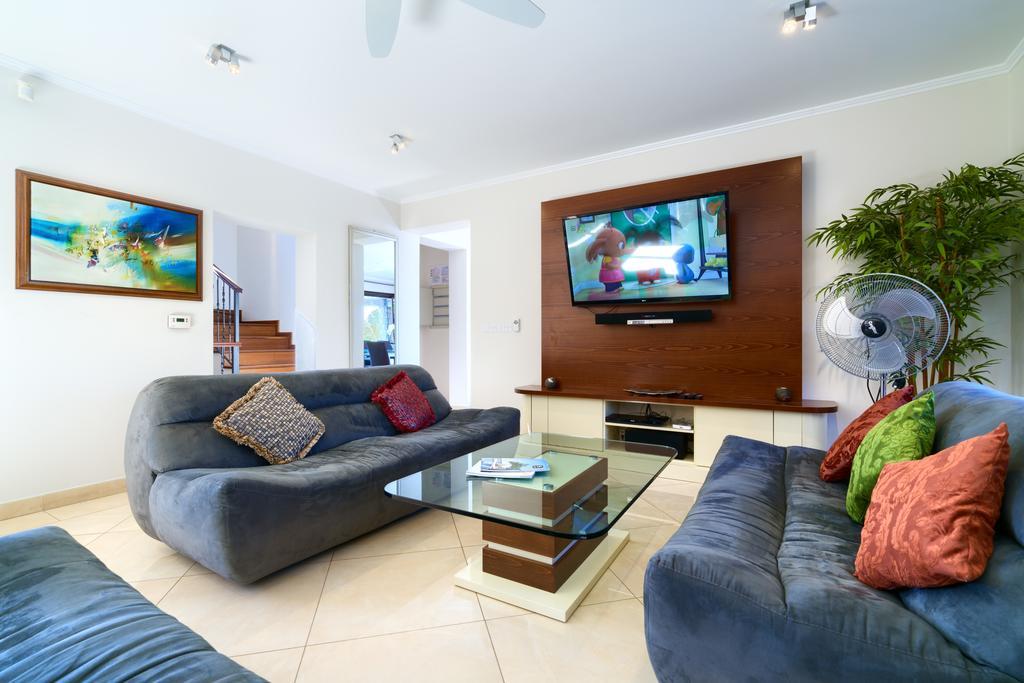 5 Bedroom Villa Rio With Large Private Pool And Hot Tub, Aphrodite Hills Resort Kouklia