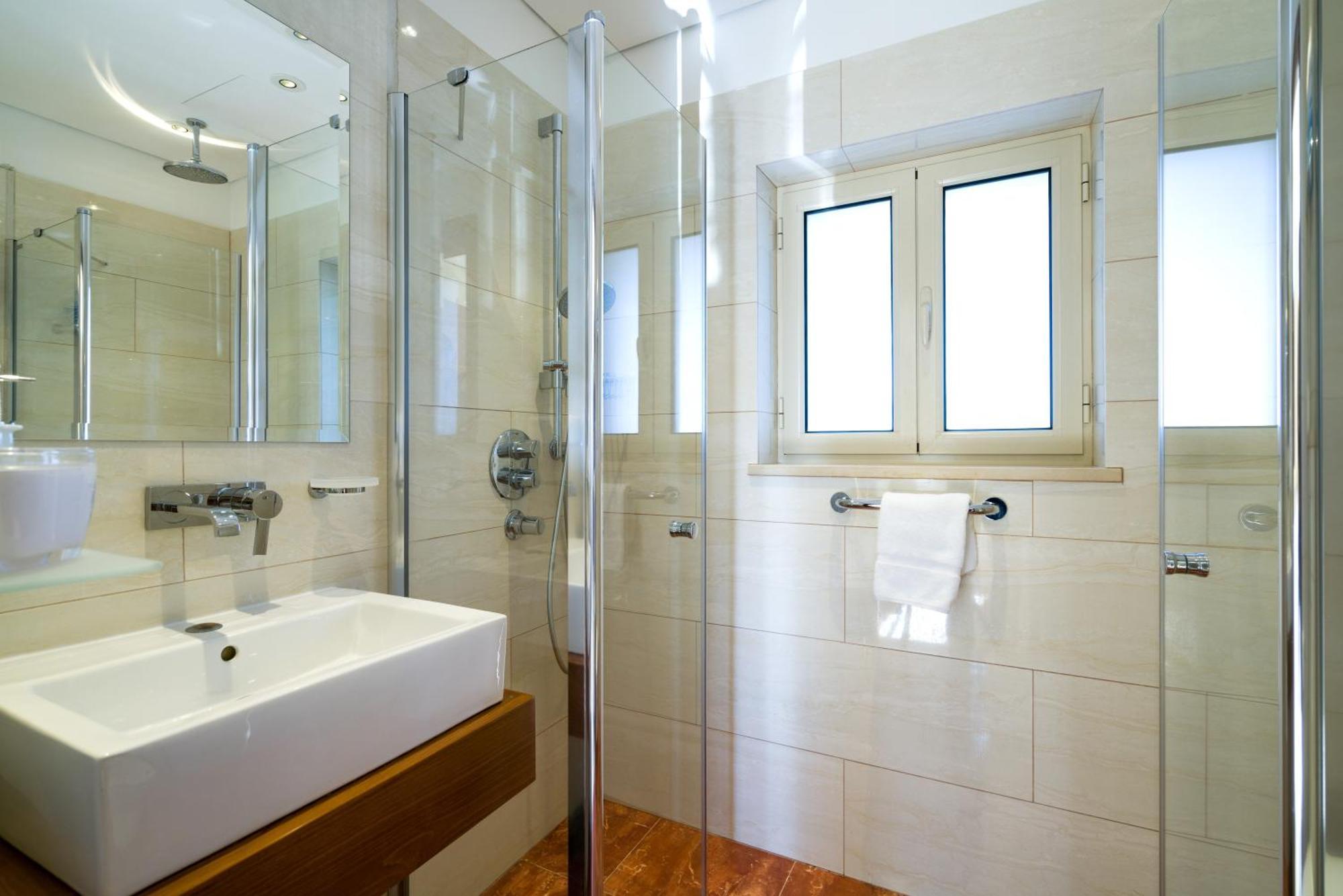 5 Bedroom Villa Rio With Large Private Pool And Hot Tub, Aphrodite Hills Resort Villa