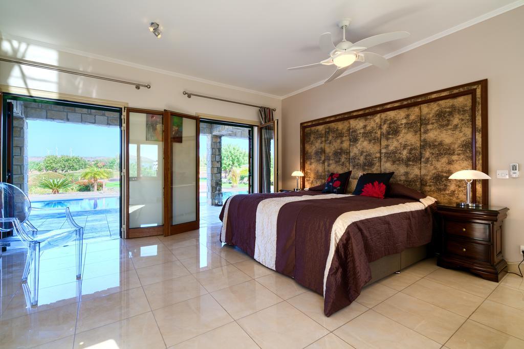 5 Bedroom Villa Rio With Large Private Pool And Hot Tub, Aphrodite Hills Resort Villa