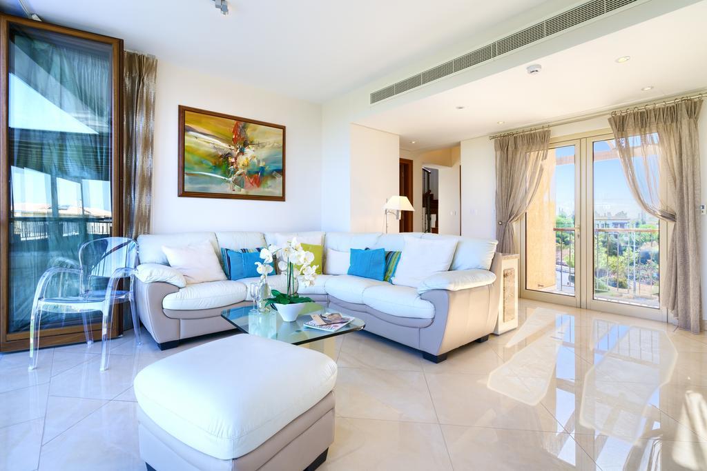5 Bedroom Villa Rio With Large Private Pool And Hot Tub, Aphrodite Hills Resort *