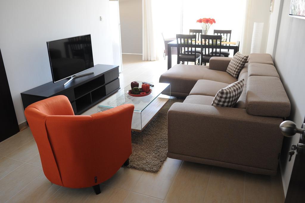 Deluxe Apartment *