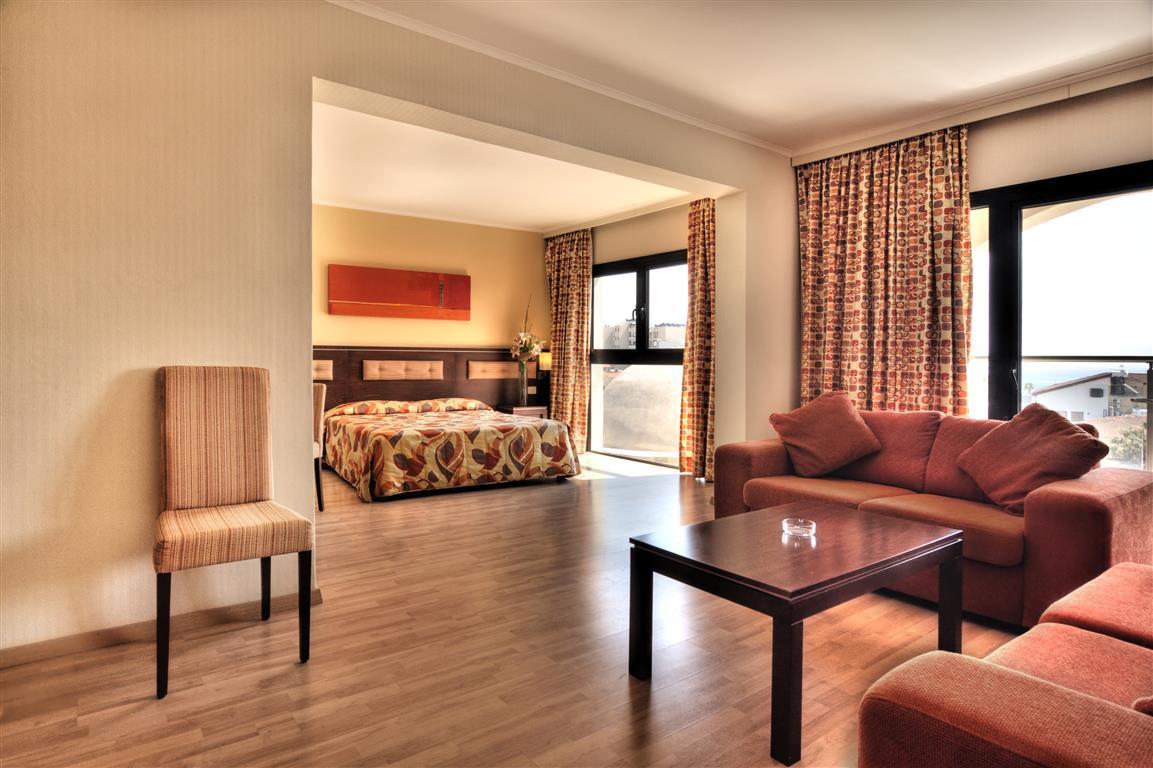 Livadhiotis Hotel 2*