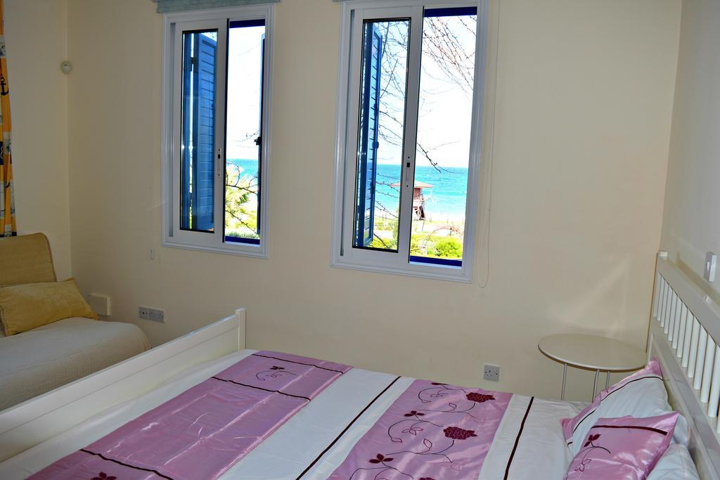 Latchi Front - Private Heated Pool - Amazing Uninterrupted Sea Views Polis