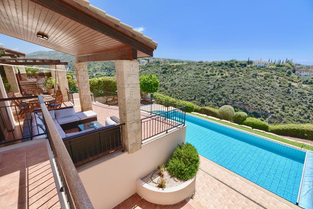 4 Bedroom Helidoni With Private Infinity Pool, Aphrodite Hills * Kouklia