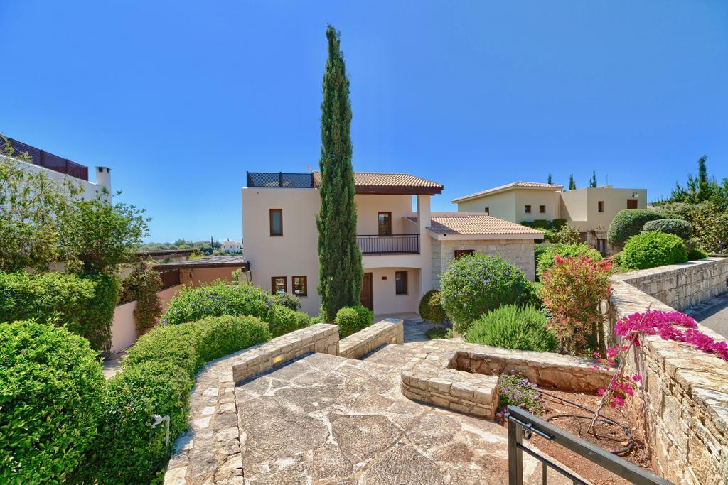 4 Bedroom Helidoni With Private Infinity Pool, Aphrodite Hills *