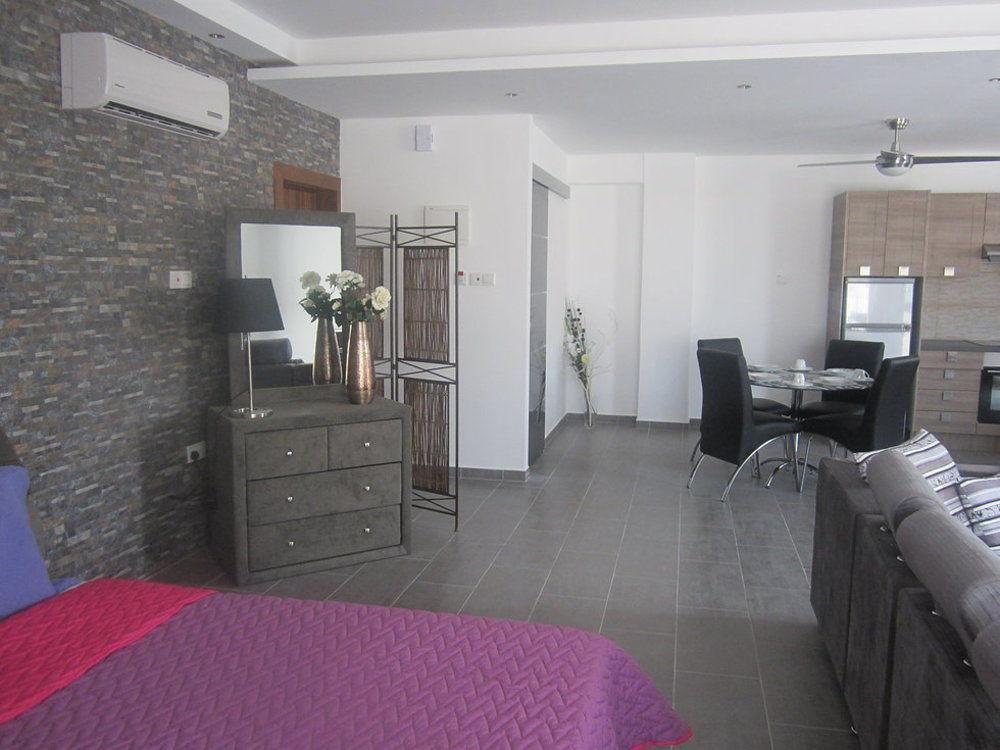 Marina 211 Apartment Larnaca
