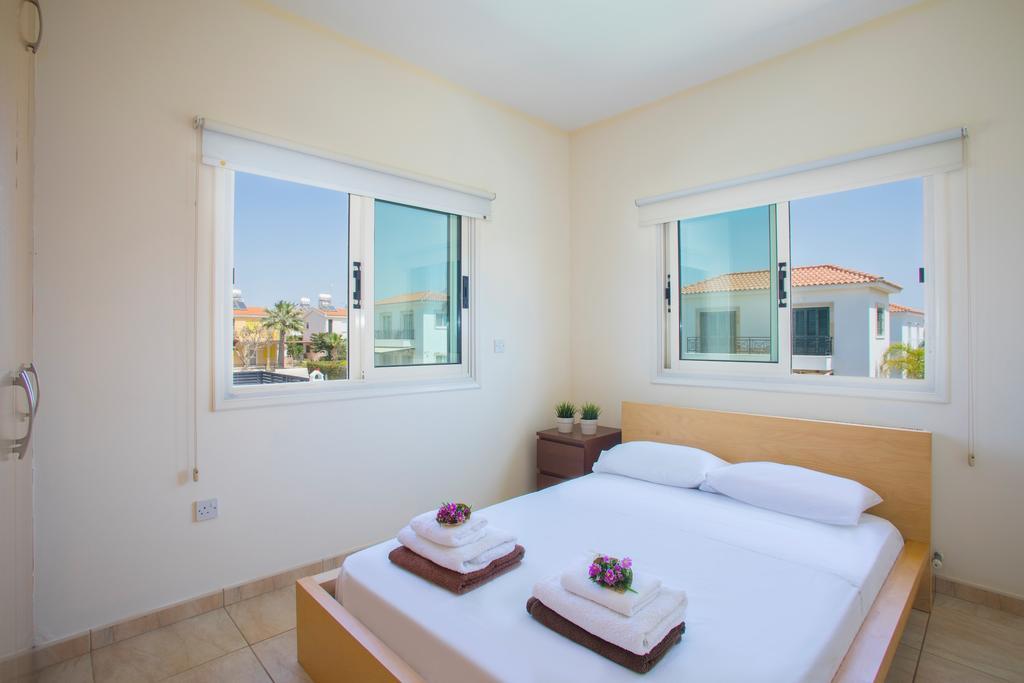 Villa Blue Palms