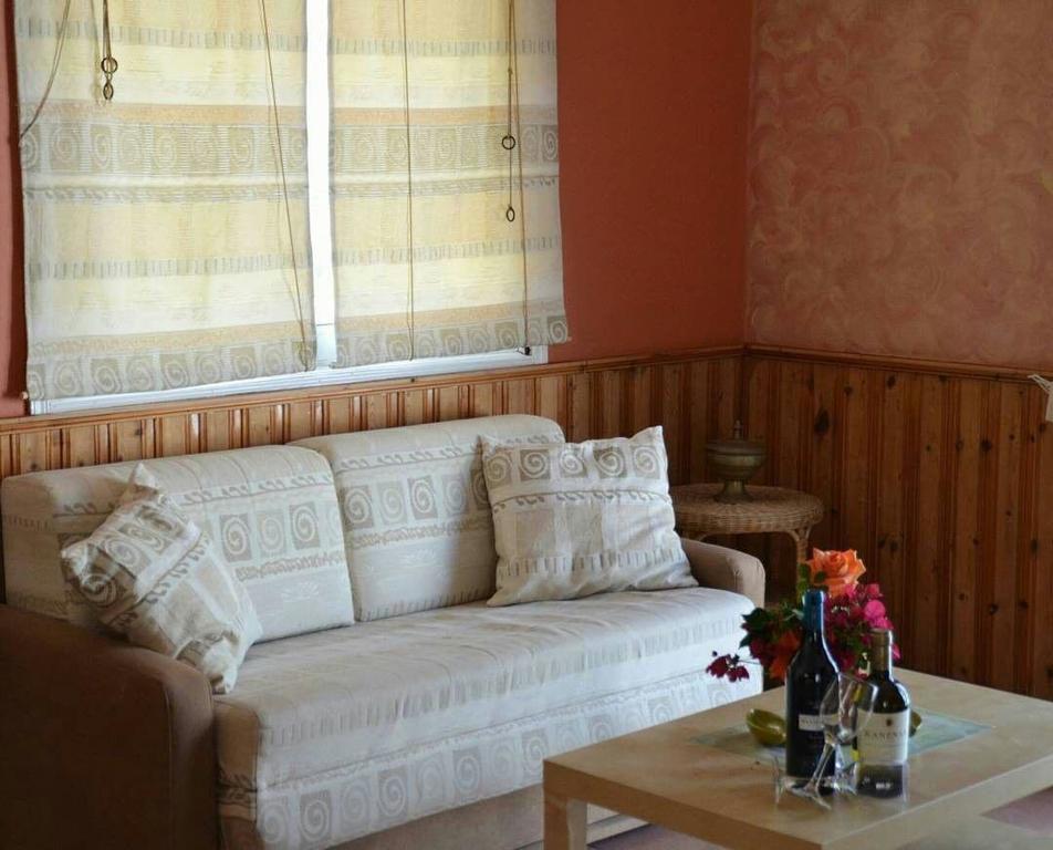 Aparthotel Periyiali 2*