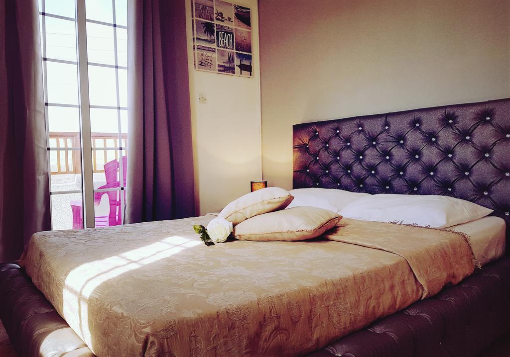 Lake View Akrotiri Apartment *