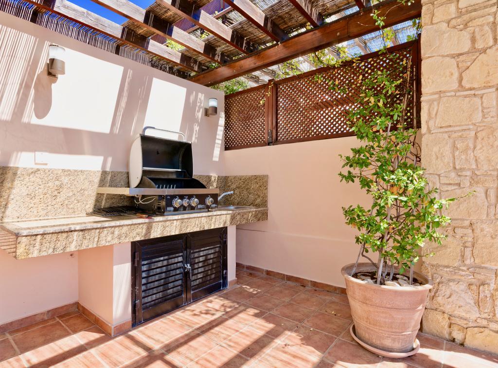 4 Bedroom Helidoni With Private Infinity Pool, Aphrodite Hills Villa