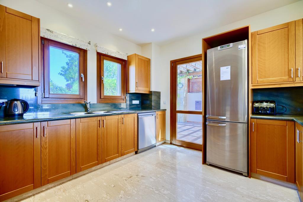 4 Bedroom Helidoni With Private Infinity Pool, Aphrodite Hills Villa