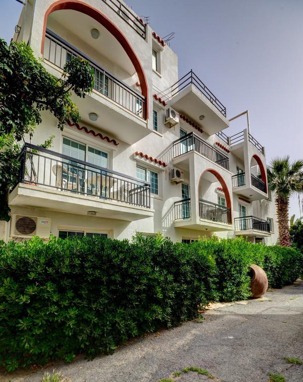 Renos Aparthotel 2*