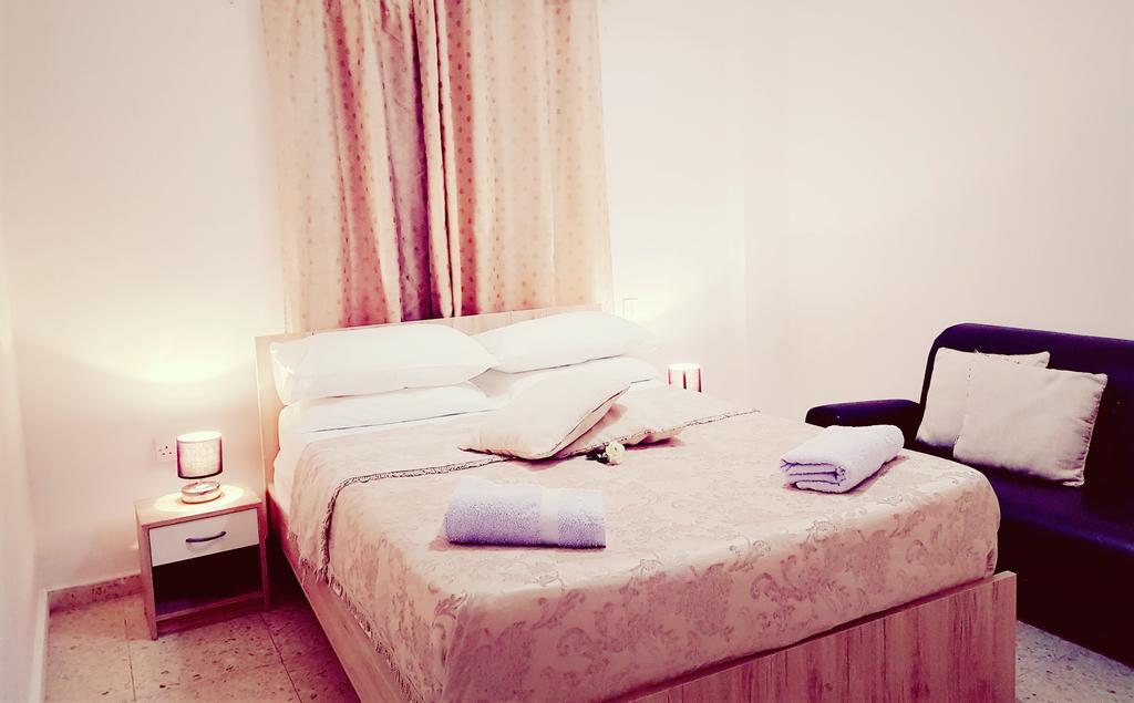Lake View Akrotiri Apartment